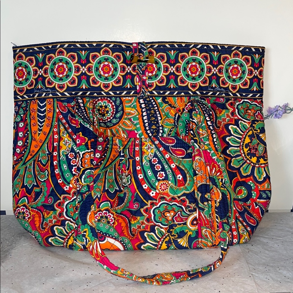 Vera Bradley, very large tote “Get Carried Away” pattern. Like new.